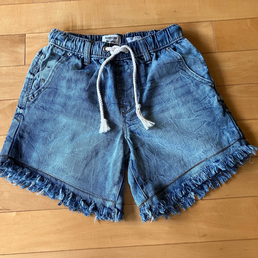 Kensie denim shorts with drawstring elastic waist.